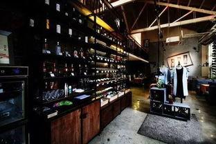 服装店吃瓜的视频,趣味横生的日常一幕